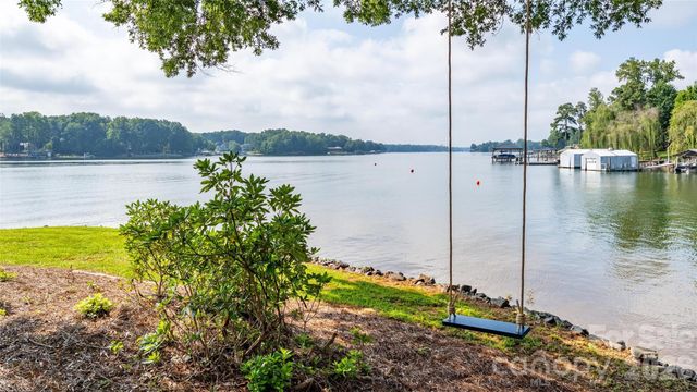 111 Leesburg Lane, Troutman, NC 28166