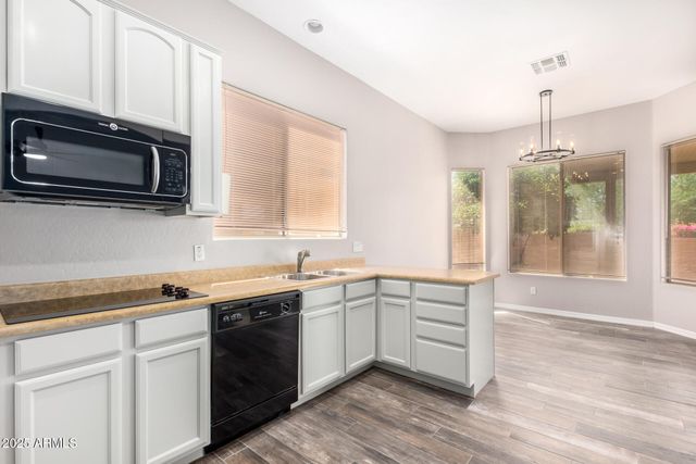 6617 W MOLLY Lane, Phoenix, AZ 85083