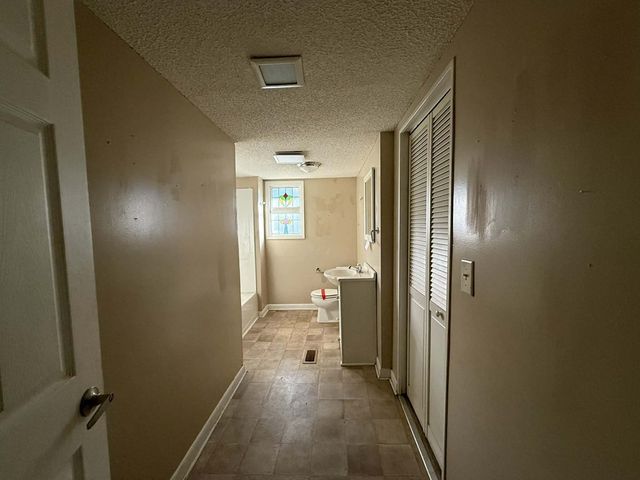 905 W College Street, Enterprise, AL 36330