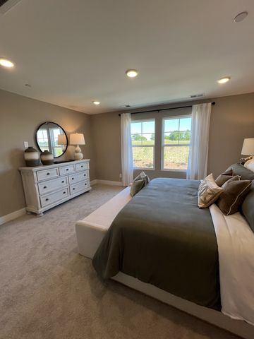 2573 Peaceful Valley Dr, Columbia, TN 38401