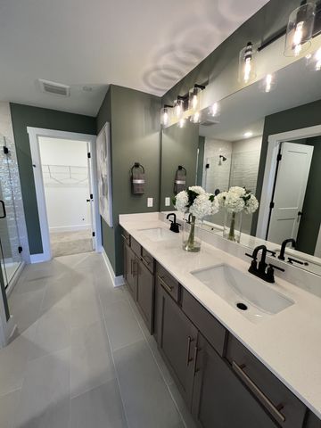 2573 Peaceful Valley Dr, Columbia, TN 38401