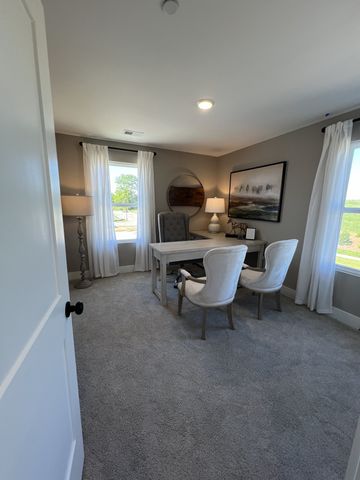 2573 Peaceful Valley Dr, Columbia, TN 38401