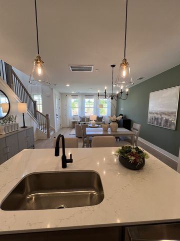 2573 Peaceful Valley Dr, Columbia, TN 38401
