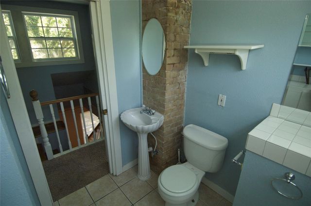 1107 W 22nd ST A, Austin, TX 78705