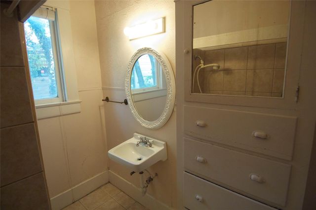 1107 W 22nd ST A, Austin, TX 78705