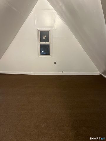 537 Hollister Avenue, Bridgeport, CT 06607