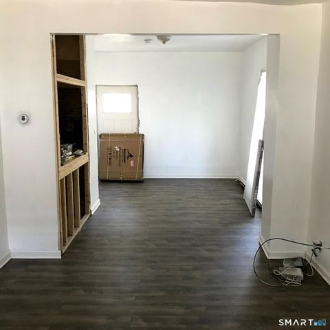 537 Hollister Avenue, Bridgeport, CT 06607