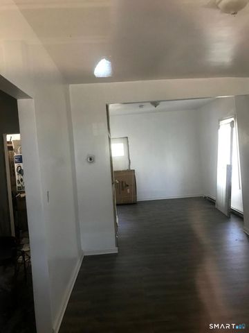 537 Hollister Avenue, Bridgeport, CT 06607