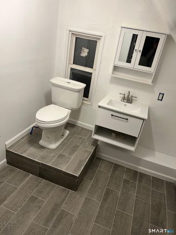 537 Hollister Avenue, Bridgeport, CT 06607