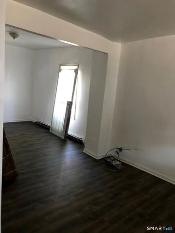 537 Hollister Avenue, Bridgeport, CT 06607