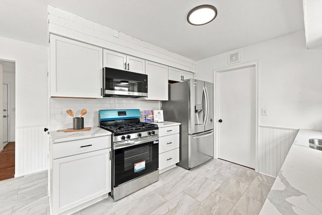 7556 Major Avenue N, Brooklyn Park, MN 55443