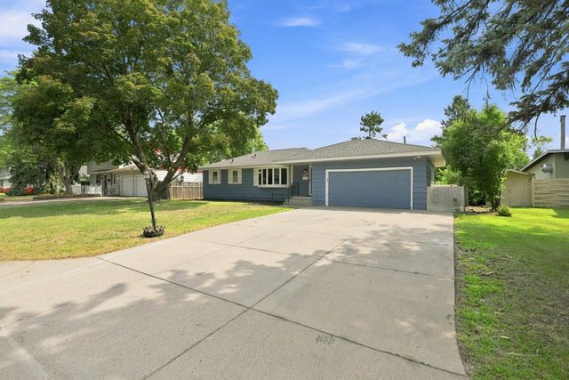 7556 Major Avenue N, Brooklyn Park, MN 55443