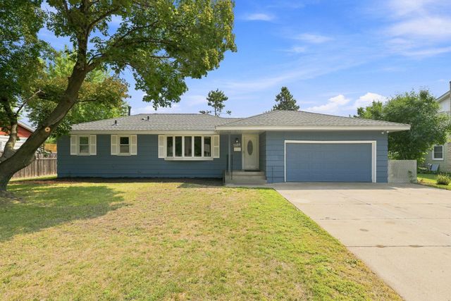 7556 Major Avenue N, Brooklyn Park, MN 55443