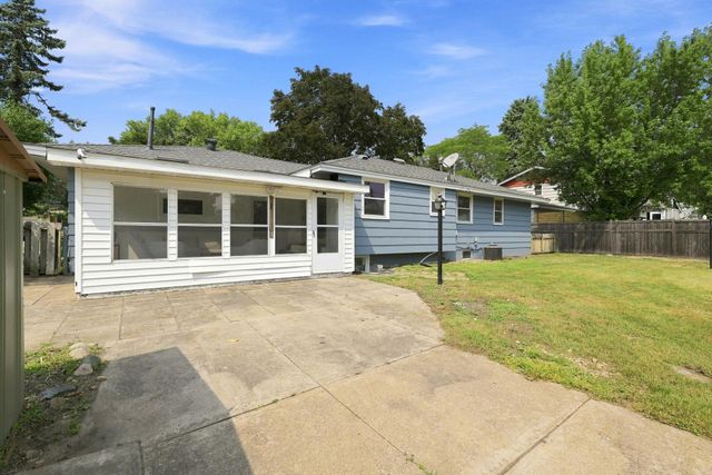 7556 Major Avenue N, Brooklyn Park, MN 55443