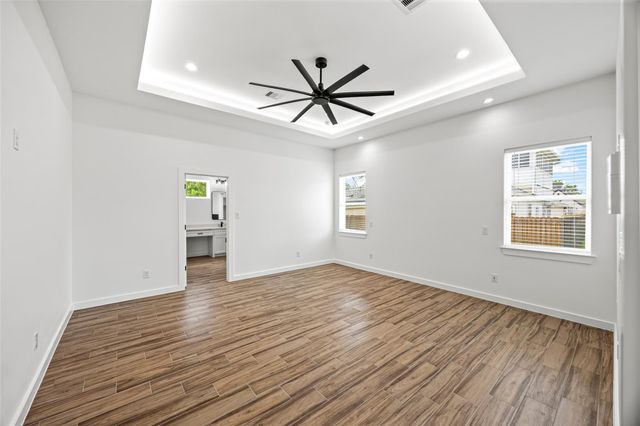 207 Manor Avenue, Arcola, TX 77583