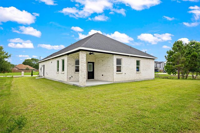 207 Manor Avenue, Arcola, TX 77583