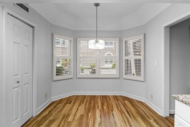 3818 West End Ave Apt 103, Nashville, TN 37205