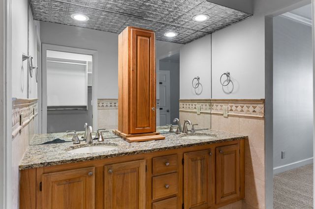 3818 West End Ave Apt 103, Nashville, TN 37205