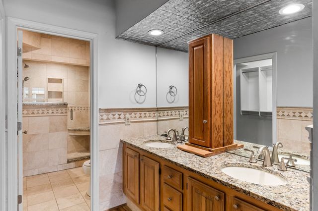 3818 West End Ave Apt 103, Nashville, TN 37205