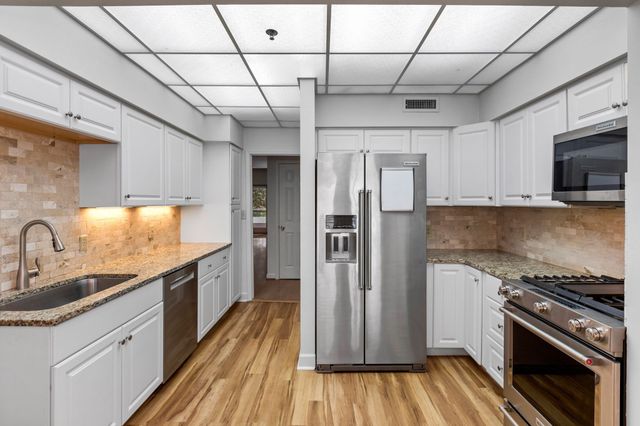 3818 West End Ave Apt 103, Nashville, TN 37205