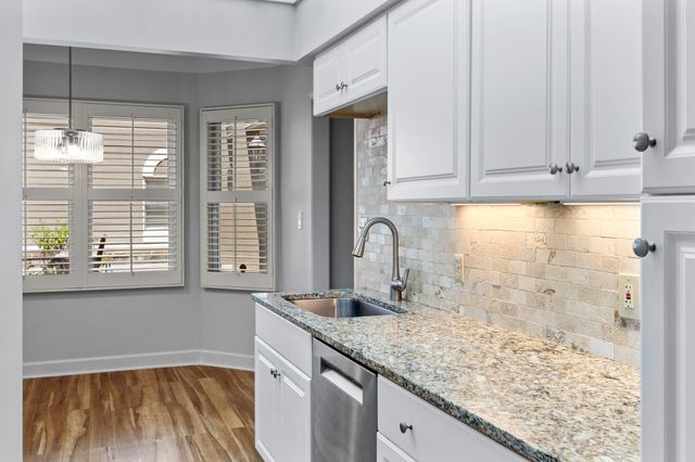 3818 West End Ave Apt 103, Nashville, TN 37205