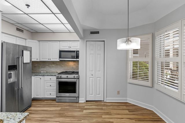 3818 West End Ave Apt 103, Nashville, TN 37205