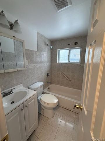 161 Glen Cove Avenue 2nd Fl, Glen Cove, NY 11542