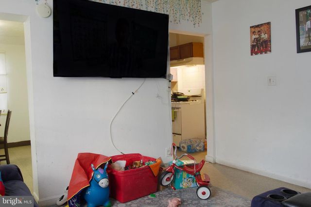 708 E MONTROSE ST, Vineland, NJ 08360