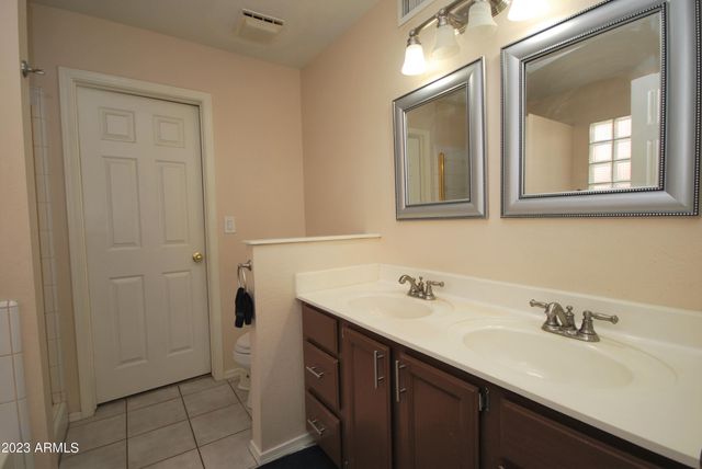 1227 E Glenhaven Drive, Phoenix, AZ 85048