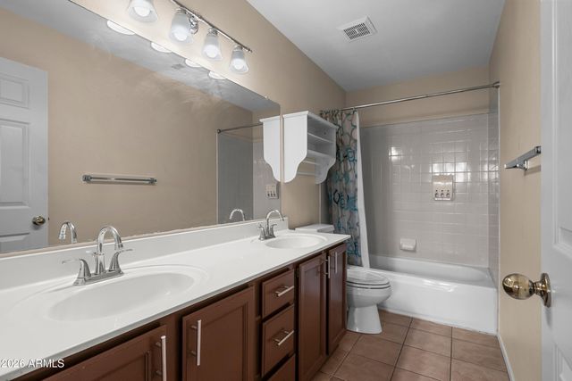 1227 E GLENHAVEN Drive, Phoenix, AZ 85048