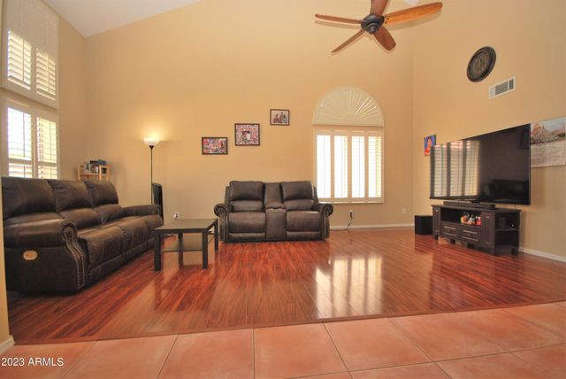 1227 E Glenhaven Drive, Phoenix, AZ 85048