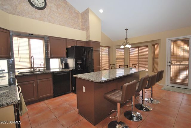 1227 E Glenhaven Drive, Phoenix, AZ 85048