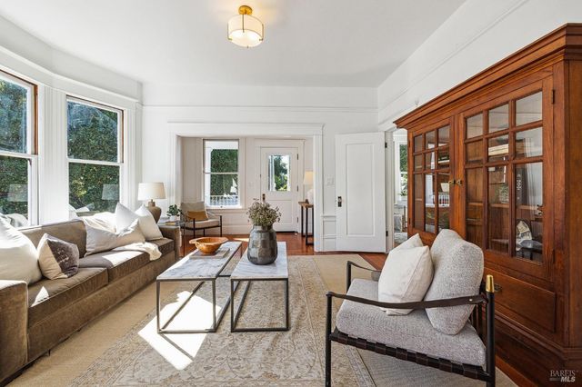 1375 Gossage Ave, Petaluma, CA 94952