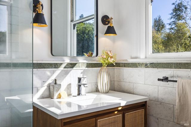 1375 Gossage Ave, Petaluma, CA 94952