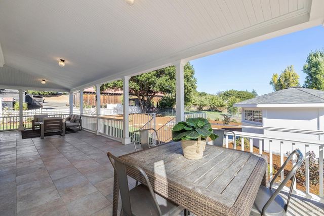 1375 Gossage Ave, Petaluma, CA 94952