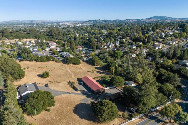 1375 Gossage Ave, Petaluma, CA 94952