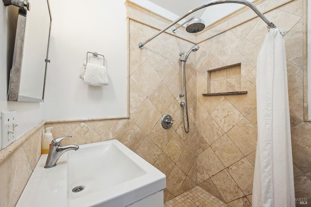 1375 Gossage Ave, Petaluma, CA 94952