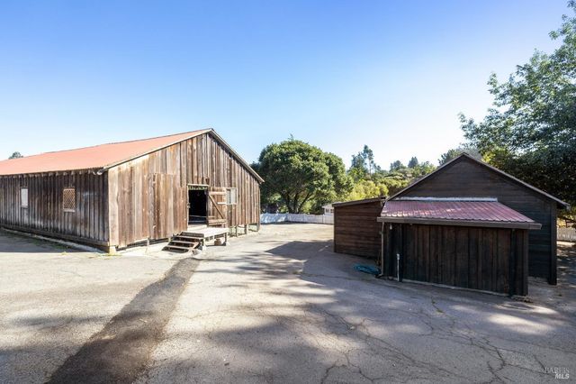 1375 Gossage Ave, Petaluma, CA 94952