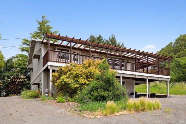 1375 Gossage Ave, Petaluma, CA 94952