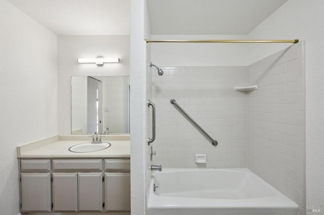 1375 Gossage Ave, Petaluma, CA 94952