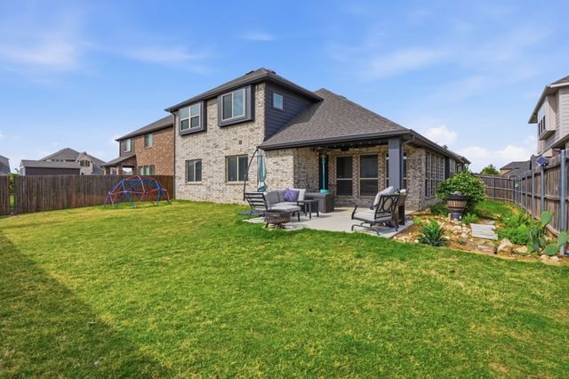 10004 White Pine Drive, Fort Worth, TX 76131