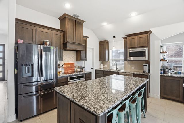 10004 White Pine Drive, Fort Worth, TX 76131