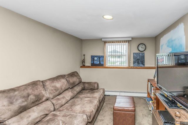 313 Illinois Avenue, Massapequa Park, NY 11762