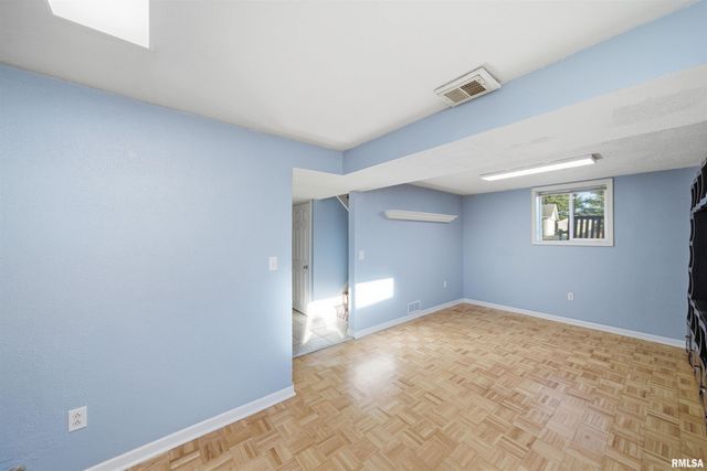 230 BRIARCLIFF Drive, Washington, IL 61571