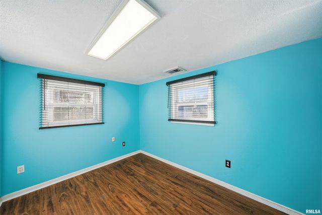 230 BRIARCLIFF Drive, Washington, IL 61571