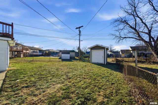 230 BRIARCLIFF Drive, Washington, IL 61571