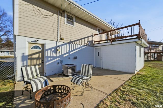 230 BRIARCLIFF Drive, Washington, IL 61571