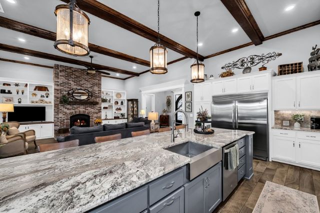 10016 Camelot Lane, Rogers, AR 72758