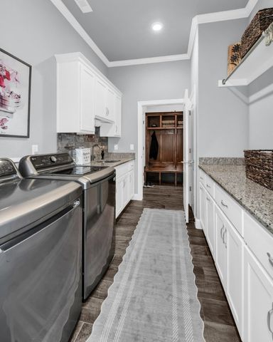 10016 Camelot Lane, Rogers, AR 72758