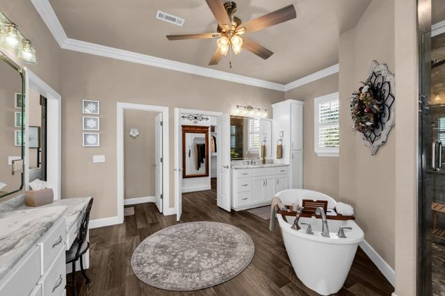 10016 Camelot Lane, Rogers, AR 72758